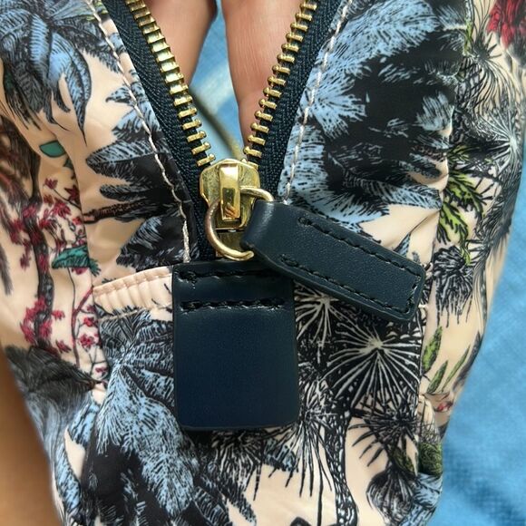 Toiletries bag ✨✨✨ - Picture 8 of 9